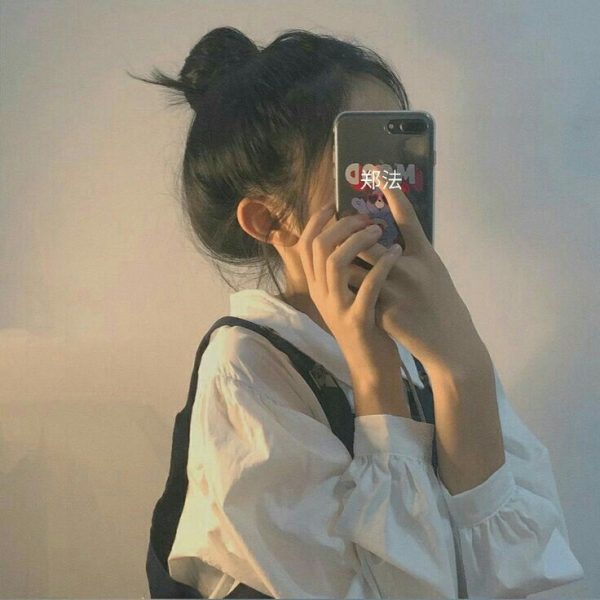 avatar che mặt bằng điện thoại nữ