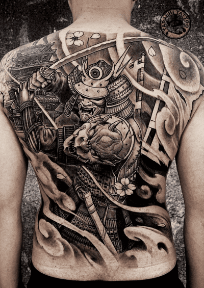 Xăm hình nghệ thuật Samurai trên lưng