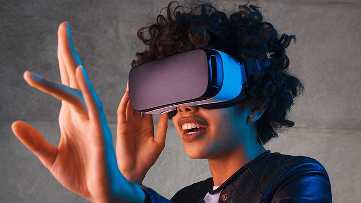 Công nghệ thực tế ảo VR là gì? Khác gì với AR và ứng dụng như thế nào?