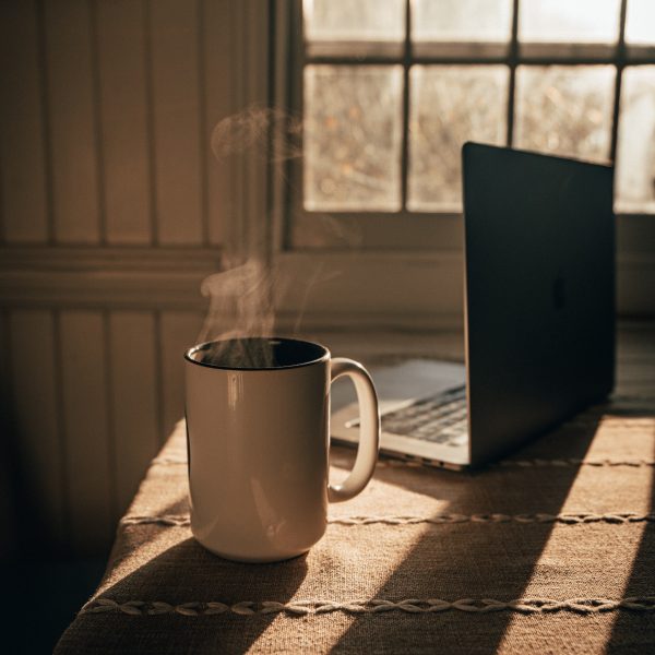 Hình ảnh cafe buồn uống cà phê một mình đẹp nhất